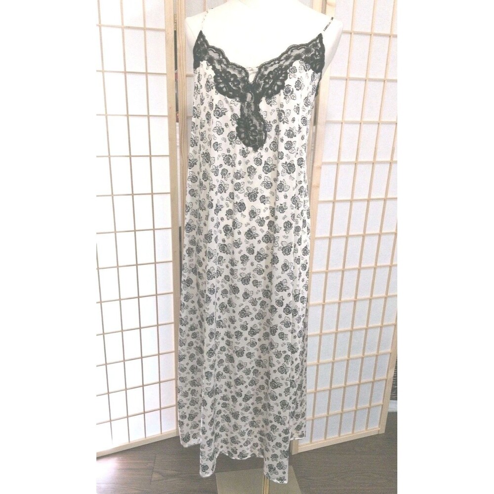 Vanity Fair vintage Women's Long  Nightgown Lingerie Rose Print Size Sm